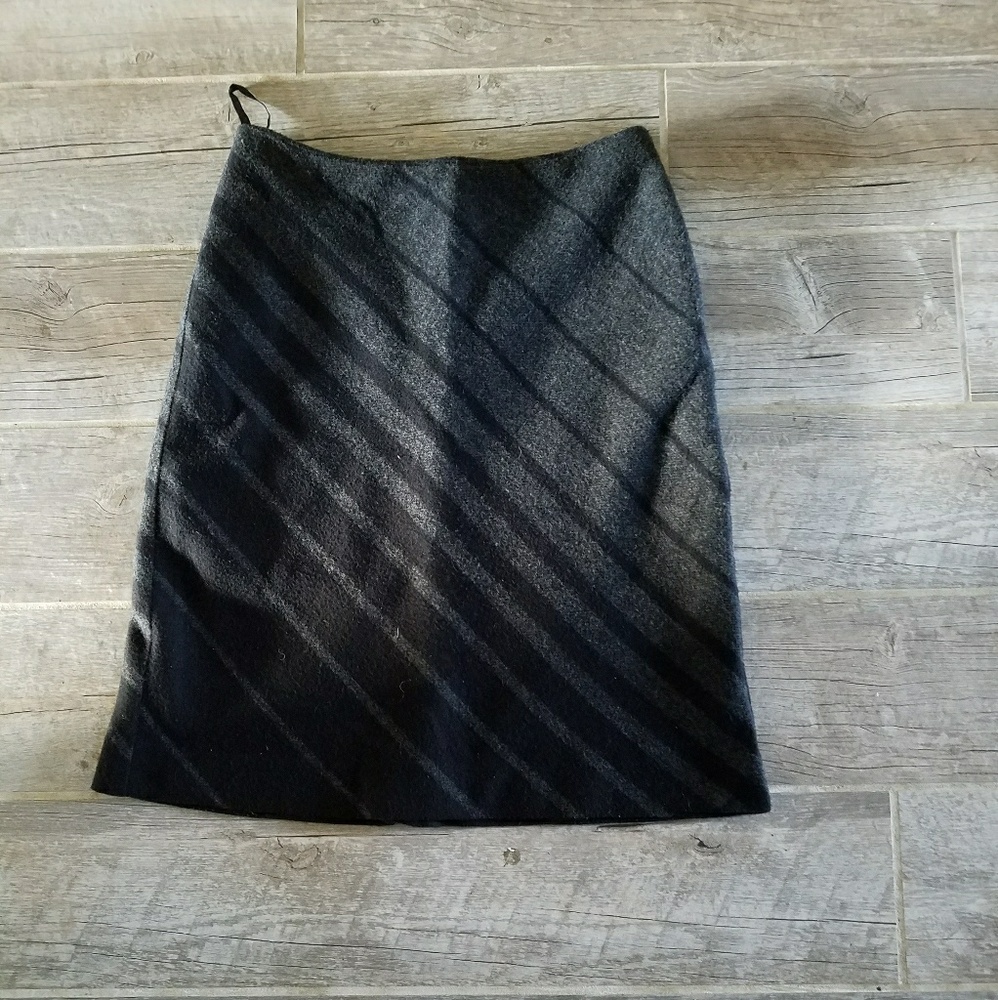 Express wool skirt size 1/2 black gray